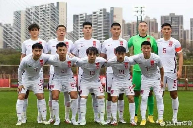 电影《平凡英雄》由陈国辉执导，游晓颖编剧、李冰冰、冯绍峰领衔主演，黄晓明友情出演，林永健、张一山特别出演，帕尔曼·帕热哈提、艾尔番·艾则孜、阿孜古丽·热西提、尼加提·吐尔逊、周依然等联合主演